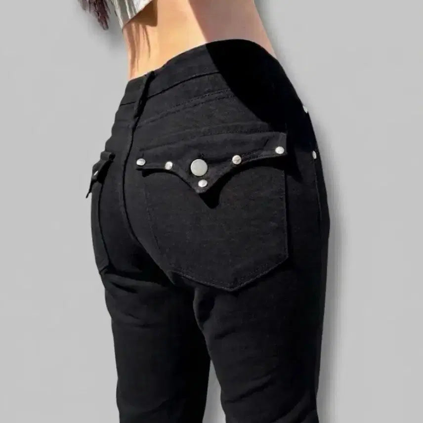 [BUNJANG] Black Studded Bootcut Low-Rise Pants / 블랙 스터드 부츠컷 새깅 바지 로우라이즈
