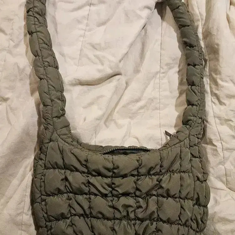 [BUNJANG] COS Quilted Crossbody Messenger Bag Khaki / 코스 가방 크로스 메신저백 퀄팅백 카키