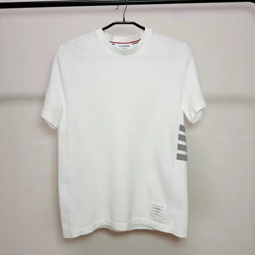 [BUNJANG] Thom Browne Tricolor Band Half Sleeve T-Shirt / 톰브라운 사선완장 반팔 새상품급