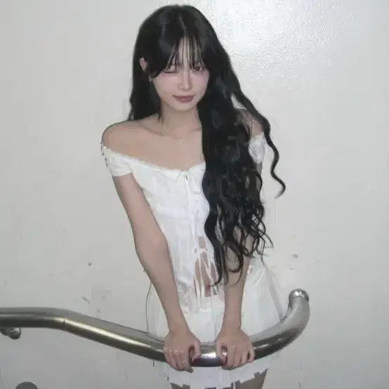 [BUNJANG] Newearlin White Lace Off-Shoulder Puff Sleeve Blouse / 화이트 레이스 오프숄더 탑 뉴얼린 퍼프 블라우스