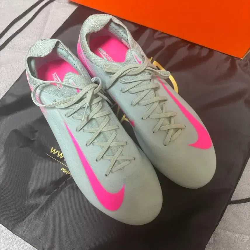 [BUNJANG] Nike Mercurial Football Boots Size 250 / 나이키 머큐리얼 축구화 250