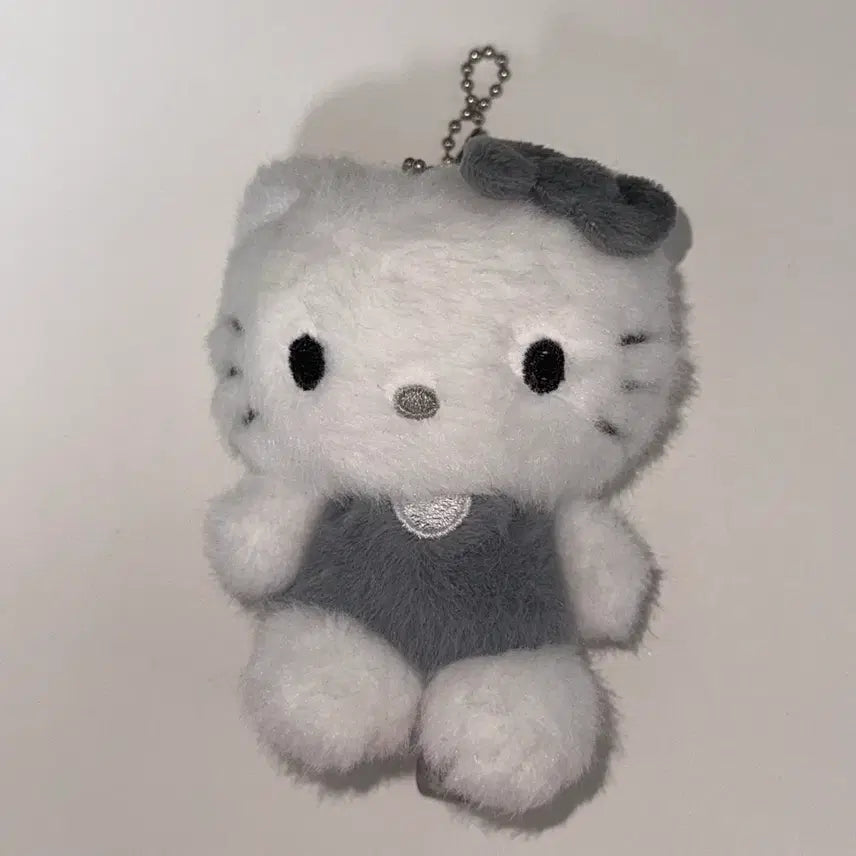 [BUNJANG] Sanrio Hello Kitty Monotone Doll Keychain / 산리오 헬로키티 모노톤 인형 키링 약 10cm