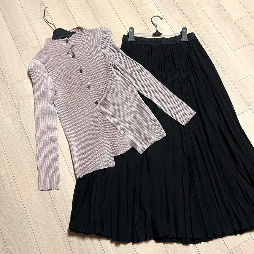 [BUNJANG] Evercube Pleats Cardigan Beige / 25년 에바큐브 3도 플리츠 가디건 베이지 evercube 주름쭈글이자켓