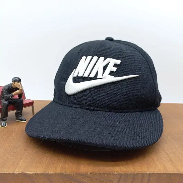 [BUNJANG] Nike Futura True Snapback Cap Black White / 나이키 푸추라 트루 스냅백캡 블랙 화이트