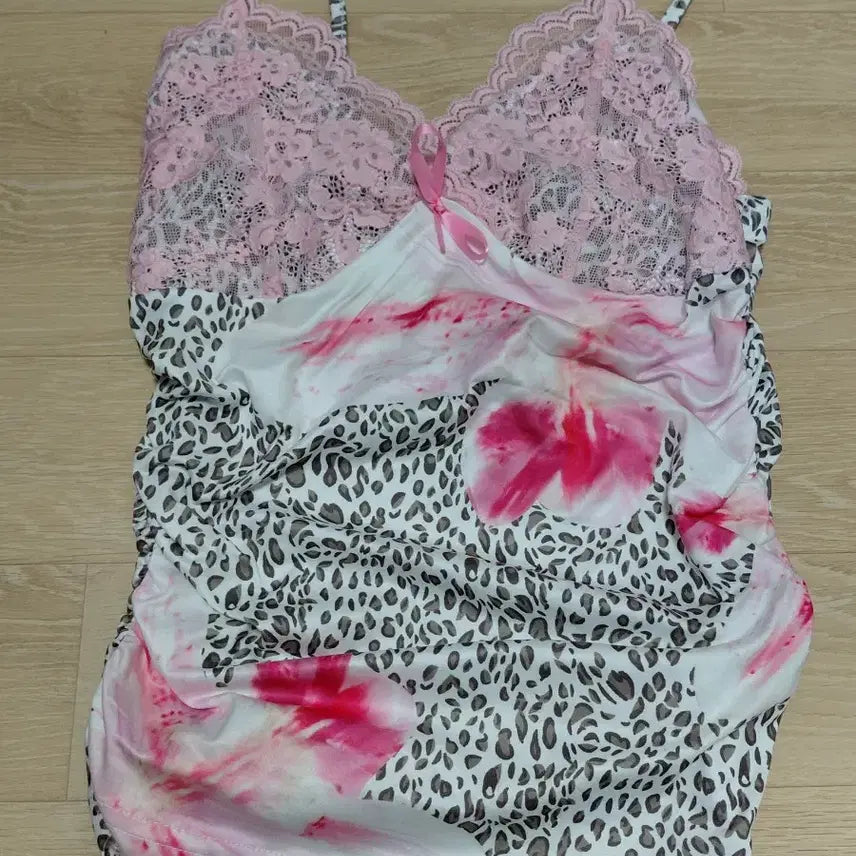 [BUNJANG] Pink Flower Lace Leopard Oriental Ggali Cami Top / 핑크 플라워레이스 레오파드 오리엔탈 갸루 나시