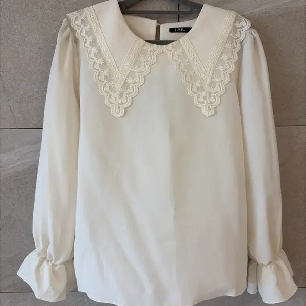 [BUNJANG] LAP Ivory Frill Collar Blouse / 랩 LAP 아이보리 프릴 카라 블라우스