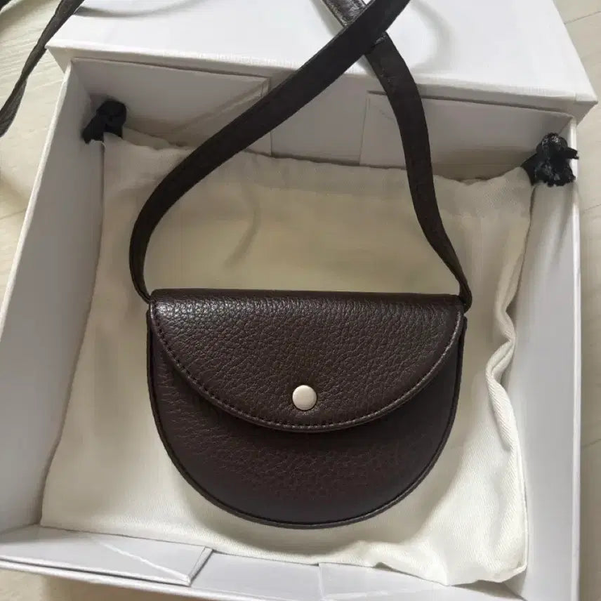 [BUNJANG] Ethos Half Moon Mini Crossbody Bag / 에토스 반달 미니 크로스백 1회착 (마지막 가격내림)