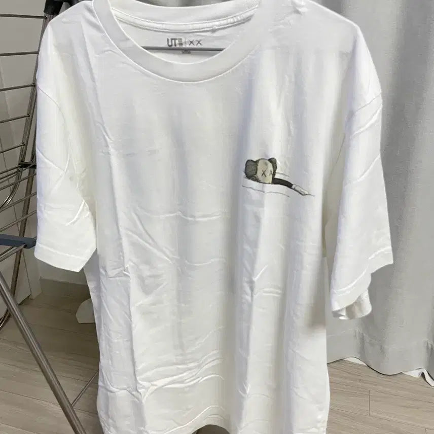 [BUNJANG] Uniqlo x KAWS Short Sleeve T-Shirt XXL / [XXL] 유니클로 카우스 반팔티셔츠