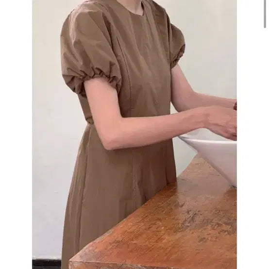 [BUNJANG] Creme Puff Sleeve Dress Brown / 퍼프소매 원피스 브라운 크렘므 새상품