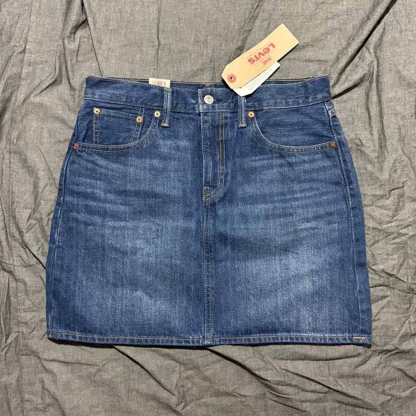 [BUNJANG] Levi's Classic Denim Mini Skirt - Size 30 / Levis Classic Denim Mini Skirt Sz 30