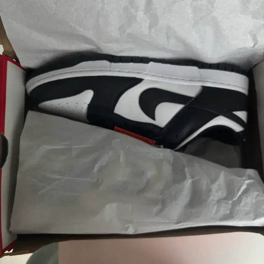 [BUNJANG] Nike Dunk Low "Orca" (Panda) - Size 295 / 덩크 범고래 295