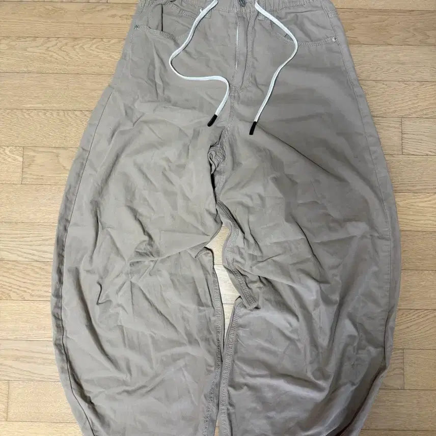 [BUNJANG] Gi-cheol Balloon Pants Beige / 기철 벌룬팬츠 베이지