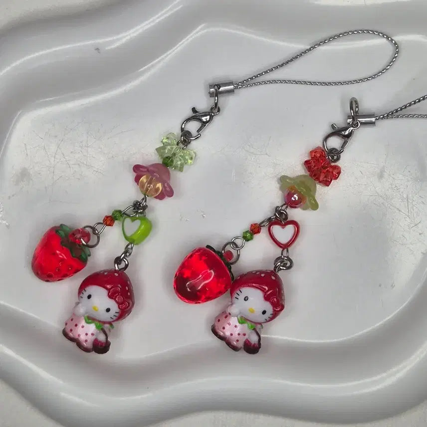 [BUNJANG] Strawberry Kiri Beaded Keychain / 딸기키리키링 비즈키링