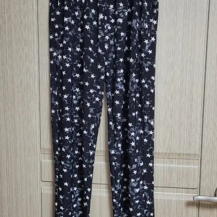 [BUNJANG] Black Star Pattern Comfortable Pants / 블랙 별 패턴 편안한 바지