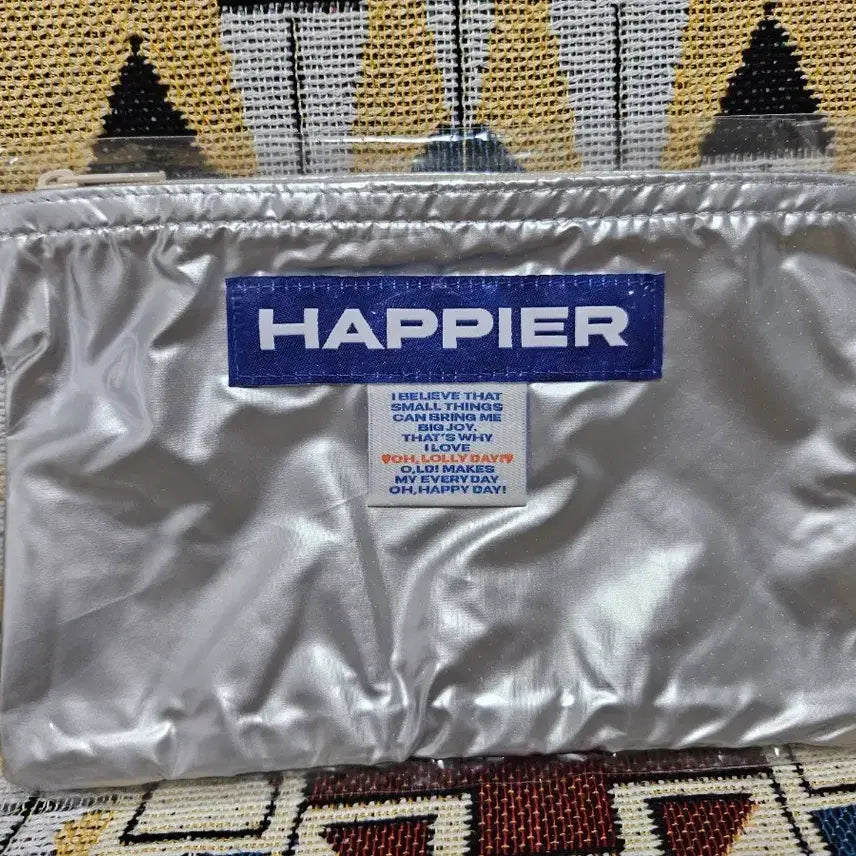 [BUNJANG] O.O.LIDAY Happier Label Pouch Silver M / 새상품 오롤리데이 해피어 라벨 파우치 실버 M