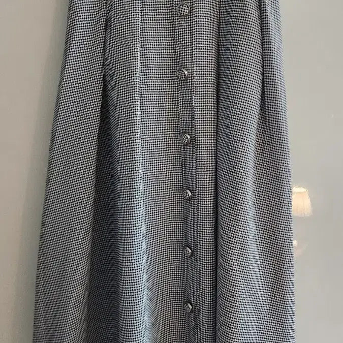 [BUNJANG] Check Pattern Button Long Skirt / 체크 무늬 버튼 롱 스커트
