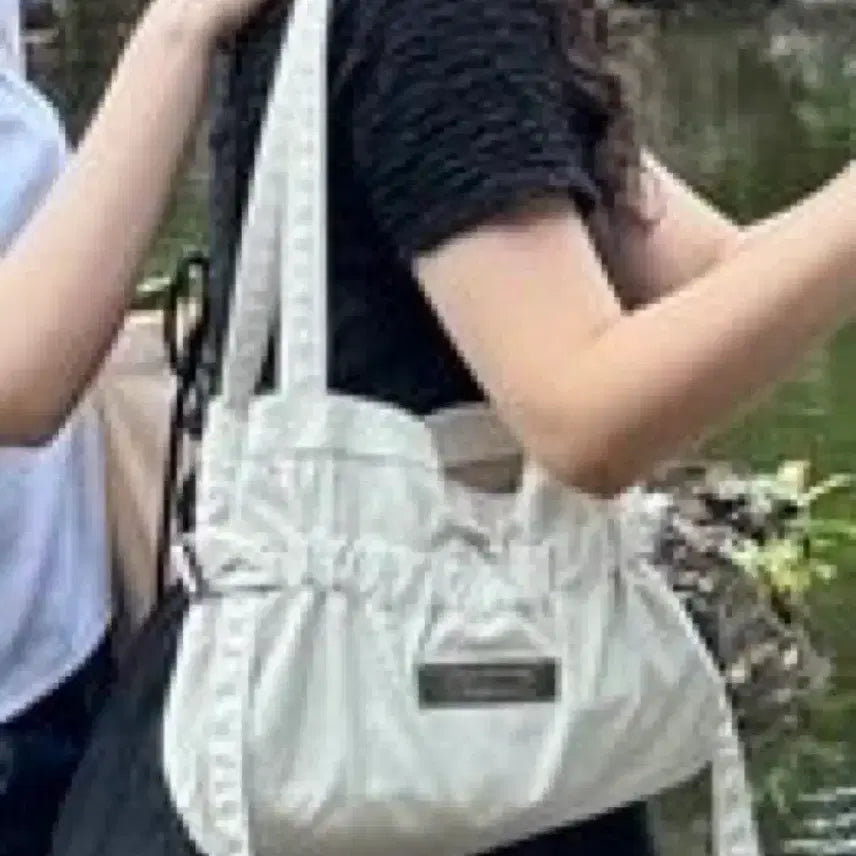 [BUNJANG] Matinkim Shirring Shoulder Bag / 마뗑킴 가방 셔링 숄더백