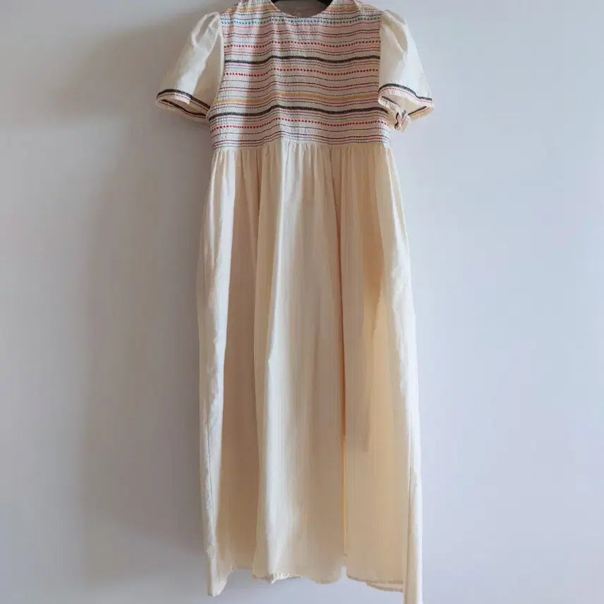 [BUNJANG] Cream Embroidered Long Dress / 크림색 자수 롱 원피스
