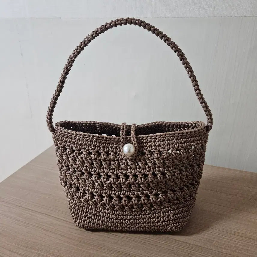 [BUNJANG] Handmade Crochet Pearl Accent Brown Tote Bag / [새상품] 핸드메이드 코바늘 진주 장식 브라운 토트백