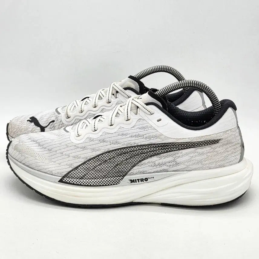 [BUNJANG] Puma Deviate Nitro 2 White Black Running Shoes (270) / 푸마 디비에이트 나이트로 2 화이트 블랙 (270)