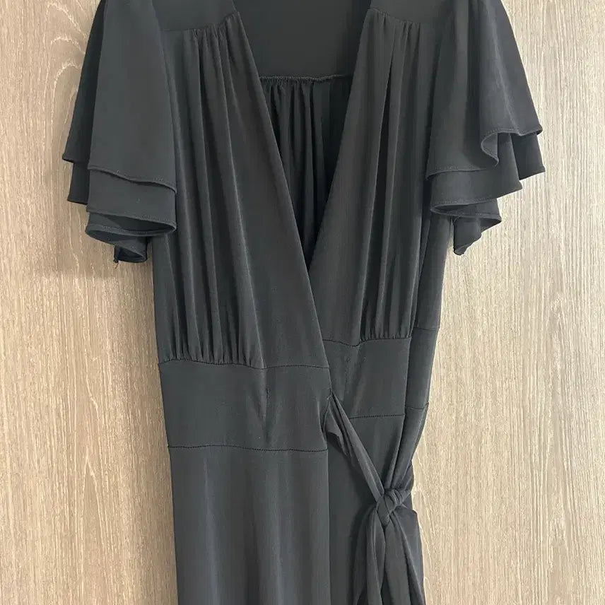 [BUNJANG] Frill Wrap Long Dress - Black, One Size / 프릴 랩 롱원피스 블랙 프리 새상품