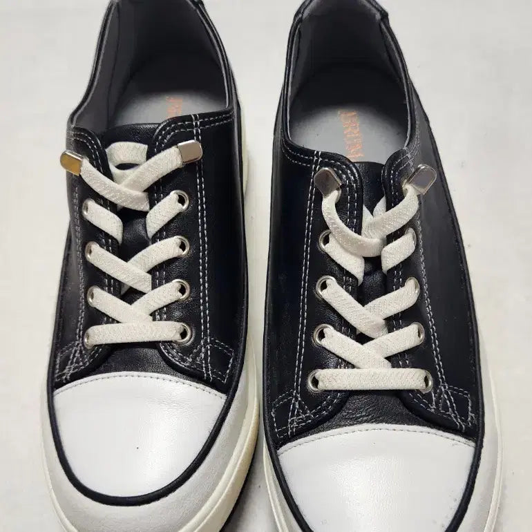 [BUNJANG] Burumas Leather Sneakers / 부르마스 가죽스니커즈 255