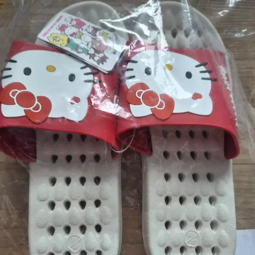 [BUNJANG] Hello Kitty Bathroom Slippers - Red / 헬로키티 욕실 슬리퍼 레드