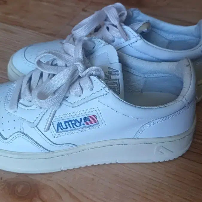 [BUNJANG] Autry Medalist Sneakers 235mm / 오트리 메달리스트 스니커즈 235mm