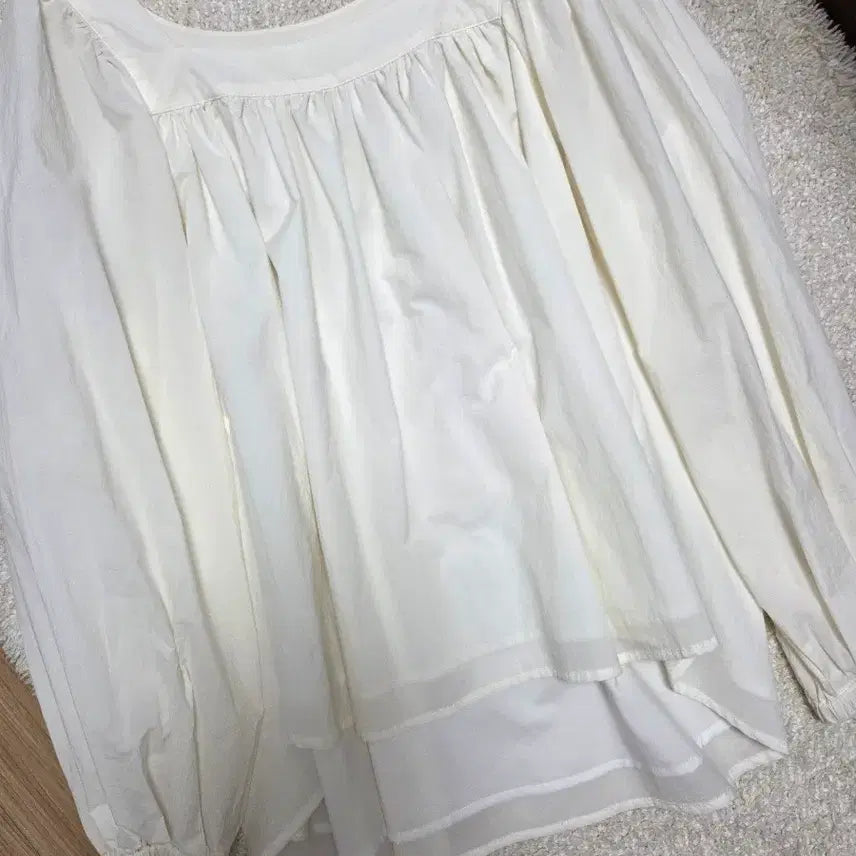 [BUNJANG] SIRE Ruffle Blouse Cream / 시에러플블라우스F
