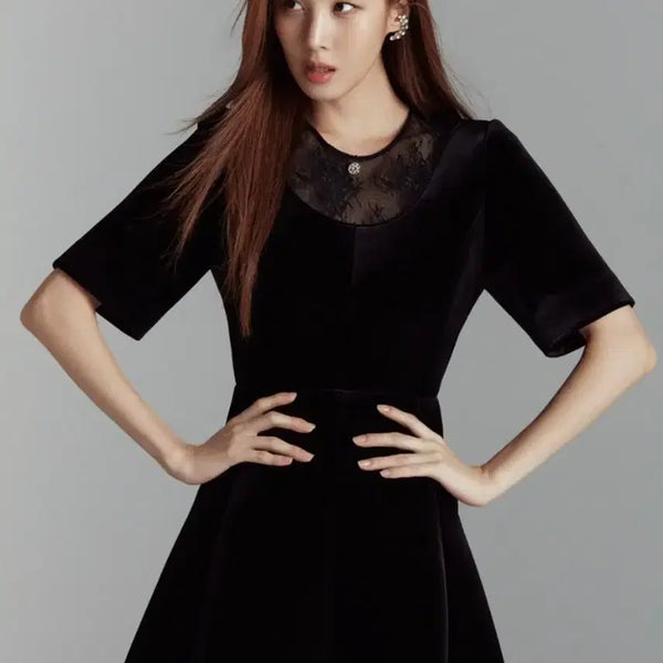 [BUNJANG] It's Marian Fit & Flare Velvet Dress / 잇미샤 핏앤플레어 벨벳 원피스 택달린 새상품