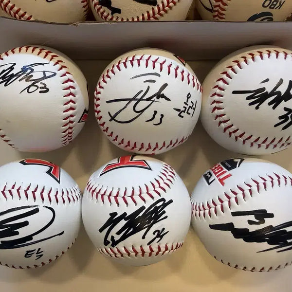 [BUNJANG] LG Twins Signed Baseball (Various Players) / 기아 타이거즈 로고볼 친필 싸인볼 야구공