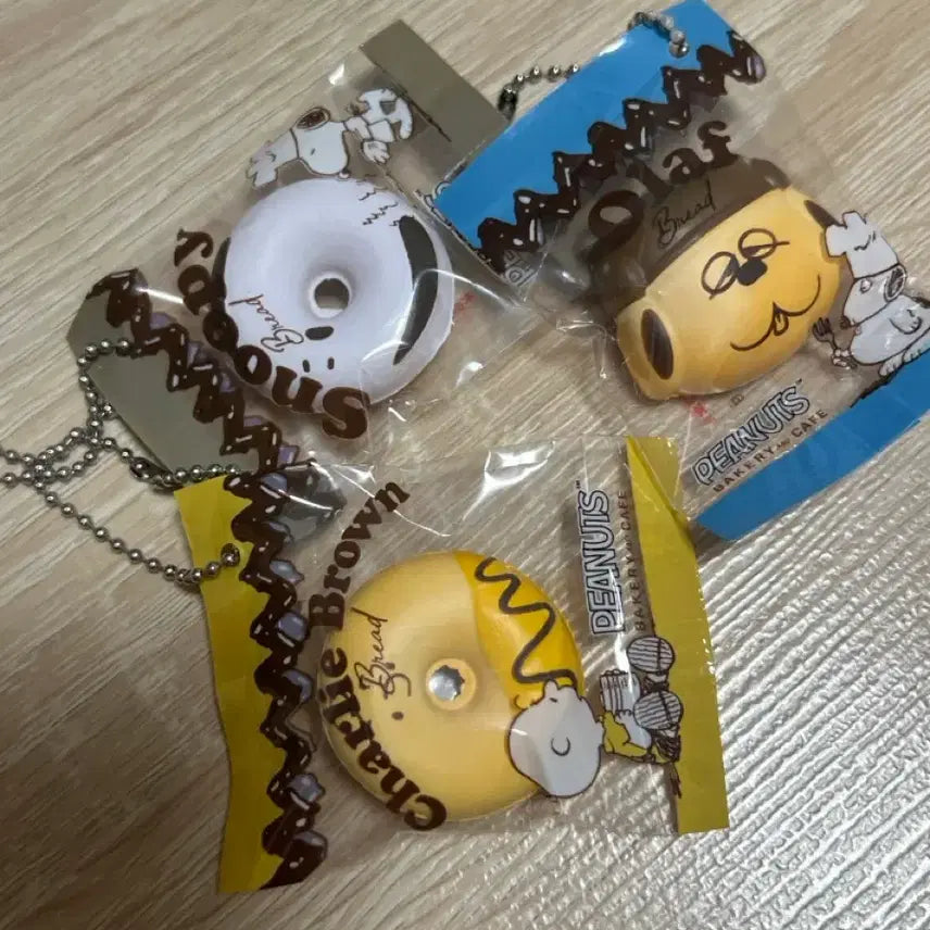 [BUNJANG] Snoopy Charlie Brown Donut Gacha Set (3 Types, Bundle) / 스누피 찰리브라운 도넛 가챠 3종 일괄
