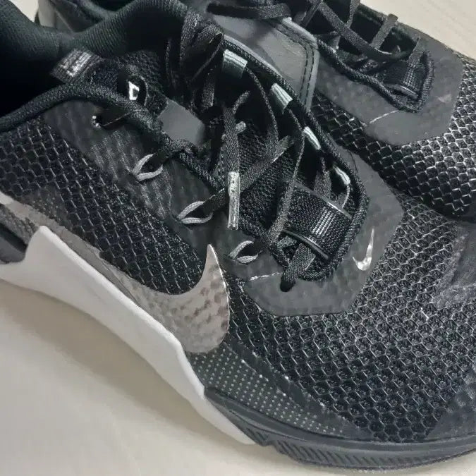 [BUNJANG] Nike Metcon 7 Weightlifting Shoes / 나이키 메트콘 7 역도화 헬스화 CZ8280-010 //255