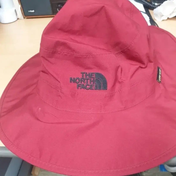 [BUNJANG] The North Face Gore-Tex Bucket Hat Red / 노스페이스 고어텍스 버킷햇 레드