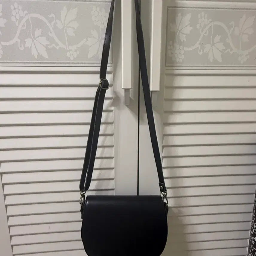 [BUNJANG] Half-Moon Shoulder Bag Black Mini / 반달 숄더백 블랙 미니사이즈