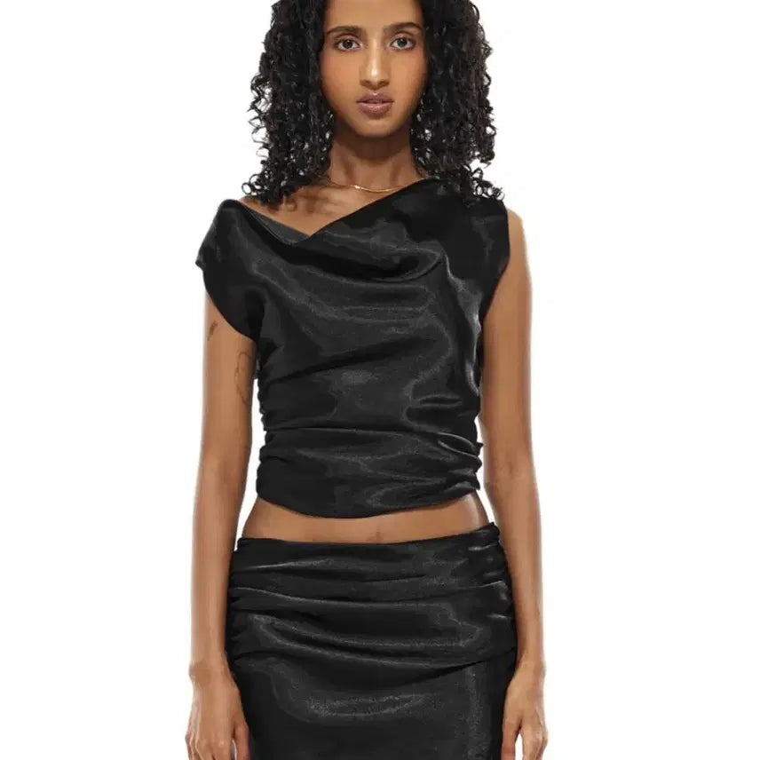 [BUNJANG] 222 ITUDUL TOP 014 Sleeveless Off-Shoulder Top Black / 222 이투둘 TOP 014 나시 오프숄더 탑 블랙 새상품