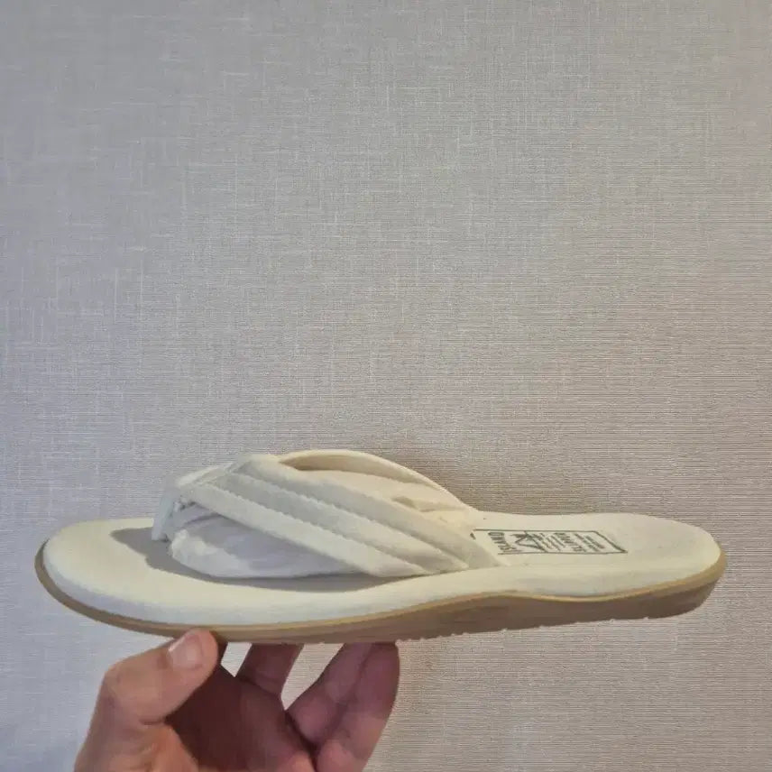 [BUNJANG] Island Slipper Classic Ultrasuede Thong White US 9 / [새상품/270] 아일랜드슬리퍼 클래식 울트라스웨이드 화이트