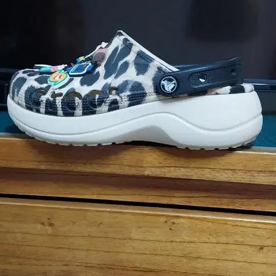 [BUNJANG] Crocs Authentic Leopard Platform Women's Sandals / 크록스 정품 레오파드 여성샌들.W6.230