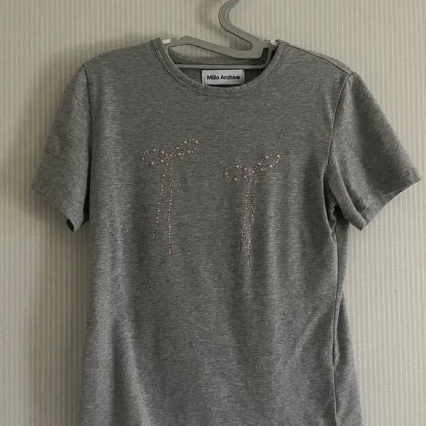 [BUNJANG] Milo Archive Grey Ribbon Short-Sleeve T-Shirt / 밀로아카이브 그레이 리본 반팔티