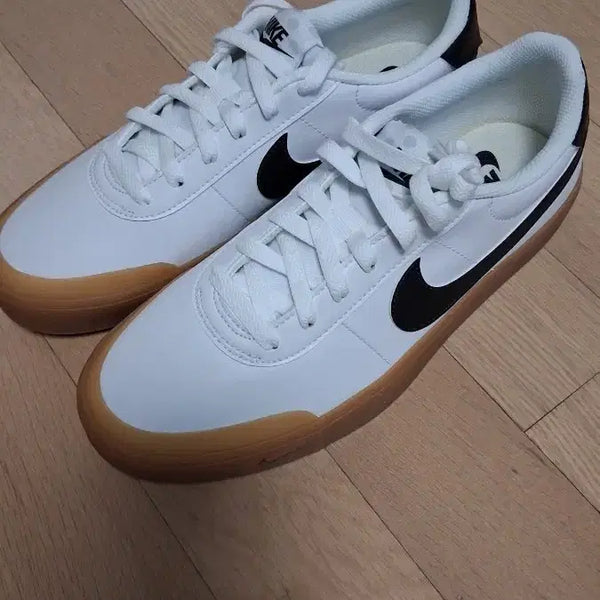 [BUNJANG] Nike Women's Sneakers Size 240 / 여자 나이키 운동화 240사이즈 새상품 판매합니다!