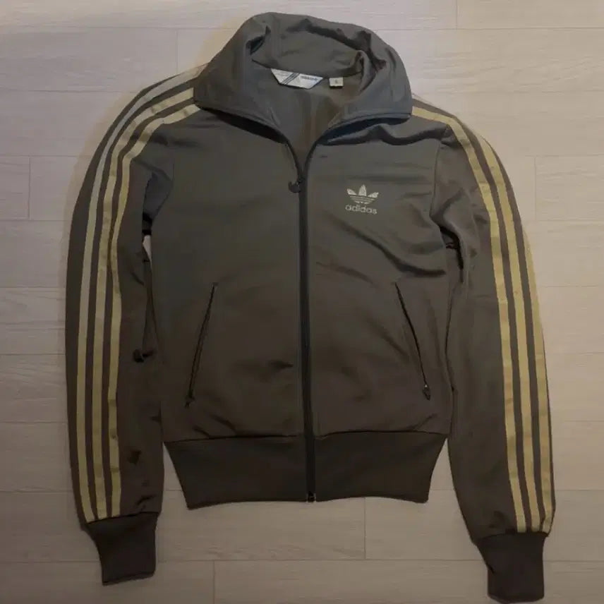 [BUNJANG] Adidas Khaki & Gold Jersey (Size XS) / 대장 아디다스 카키&골드져지