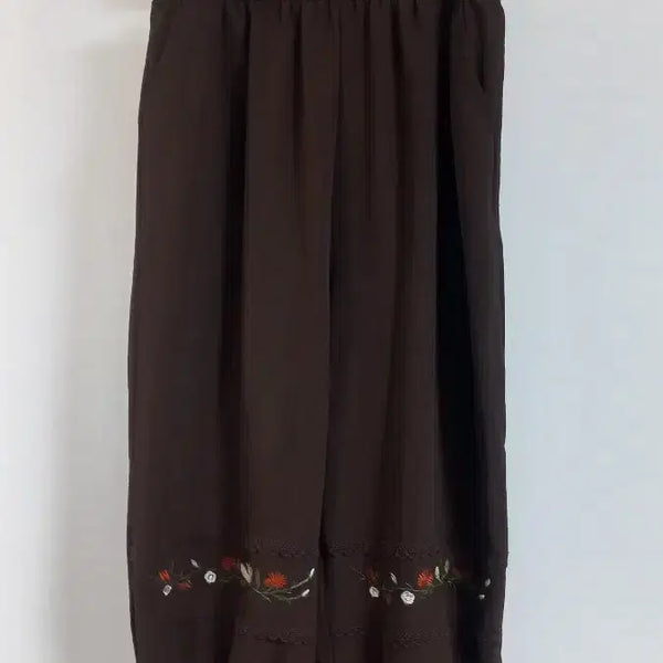 [BUNJANG] Brown Embroidered Pot-Shaped Banding Pants - Size 88 / 브라운 자수 항아리형 밴딩바지 88 새상품