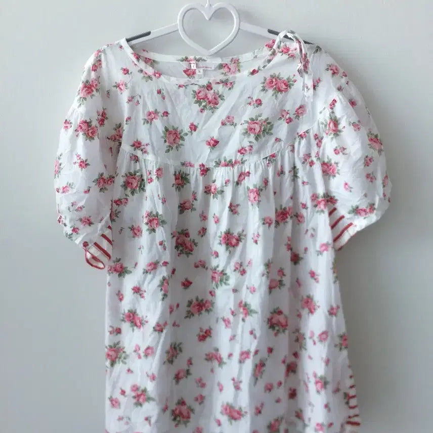 [BUNJANG] Vintage Rose Pattern Red Stripe Accent Blouse / (미시착) 빈티지 장미 패턴 레드 스트라이프 포인트 블라우스 판매해요!