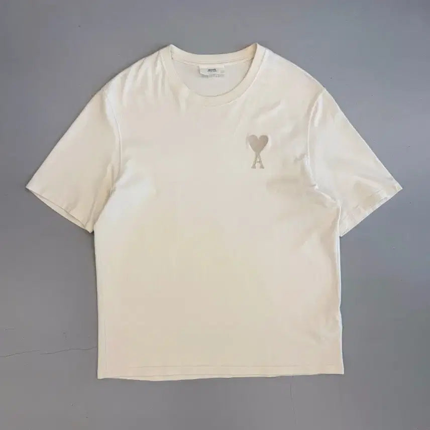[BUNJANG] AMI Oversized Big Heart Logo Tonal Half T-Shirt / 아미 오버사이즈 빅하트로고 톤온톤 하프티셔츠 반팔티셔츠