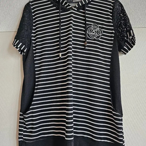 [BUNJANG] Bak Khot Striped Lace Short Sleeve Hoodie / Bak Khot 스트라이프 레이스 반팔 후드티