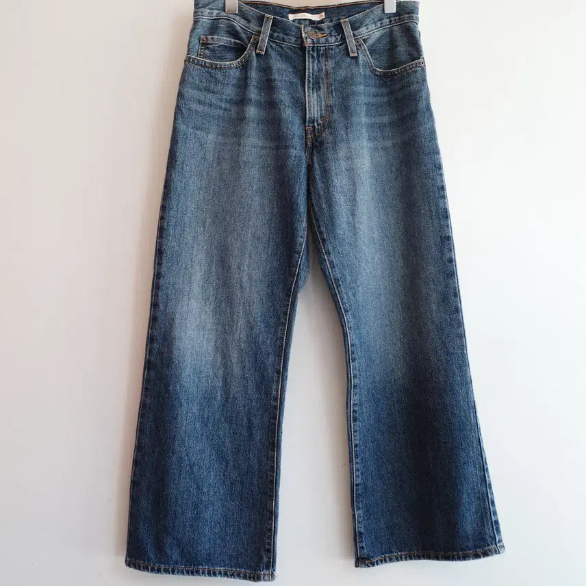 [BUNJANG] Levi's Baggy Bootcut Denim Jeans (Waist 30-31 inches) / Levis 리바이스 배기 부츠컷 데님 (30~31인치)