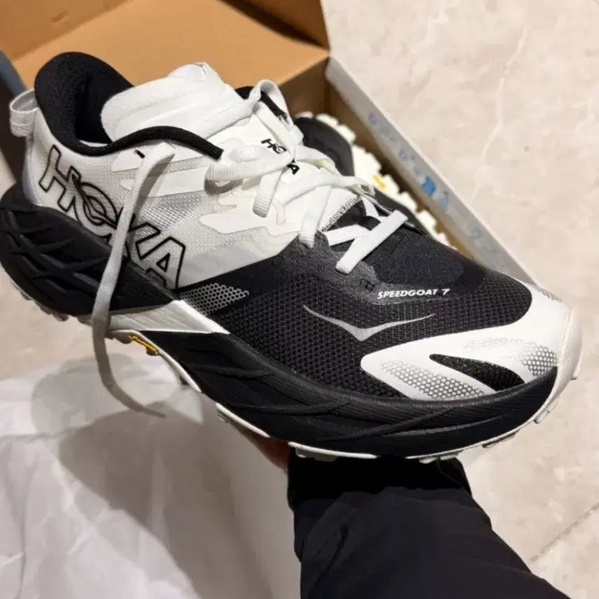 [BUNJANG] Hoka One One Running Shoes / 호카 원원 러닝화