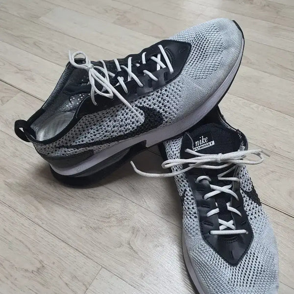 [BUNJANG] Nike Air Max Flyknit Sneakers (275 Size) / 275 나이키 에어맥스 플라이니트 운동화 스니커즈 275사이즈 완전좋아요