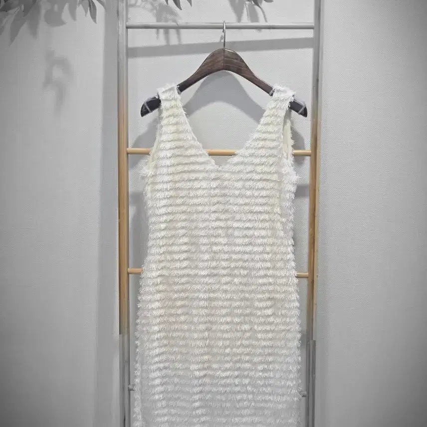 [BUNJANG] PAYARD Sleeveless Bodycon Dress with Tassel Detail / 파야드 나시 원피스