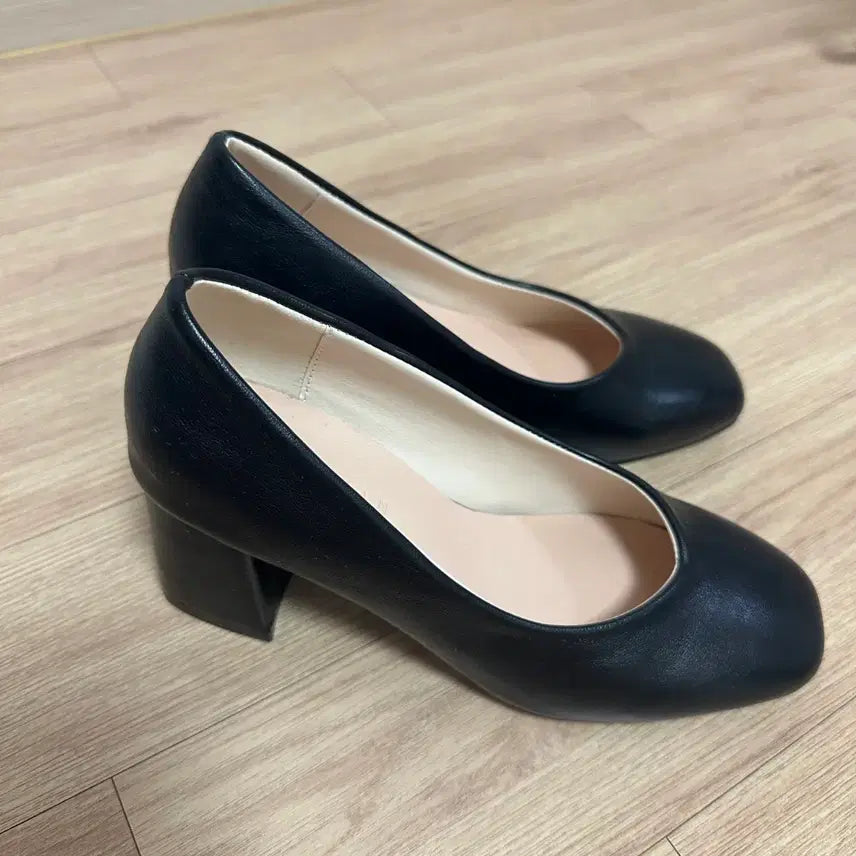 [BUNJANG] Chakhan Gudu Begin Square Pumps (22cm, 6cm Heel) / 착한구두 비긴 스퀘어 펌프스 (220mm, 굽 6cm)